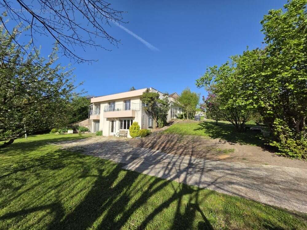 Maison à LA FRETTE-SUR-SEINE