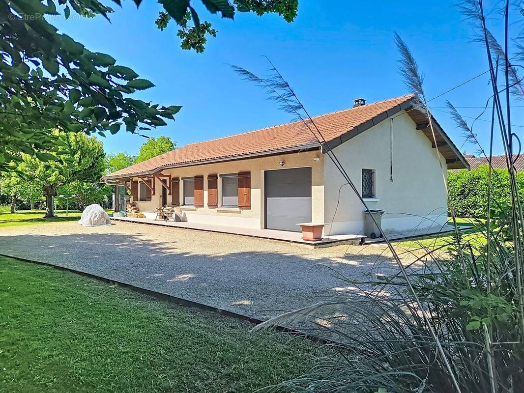 Maison à MEZERIAT