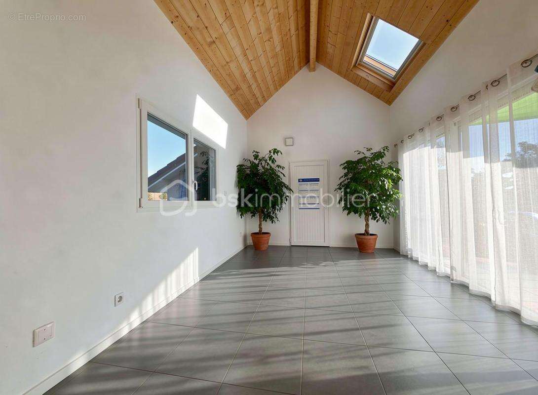 Maison 160m² avec grand espace pro clé en main entre Pau et Tarbes - 318 000€ - photo 6