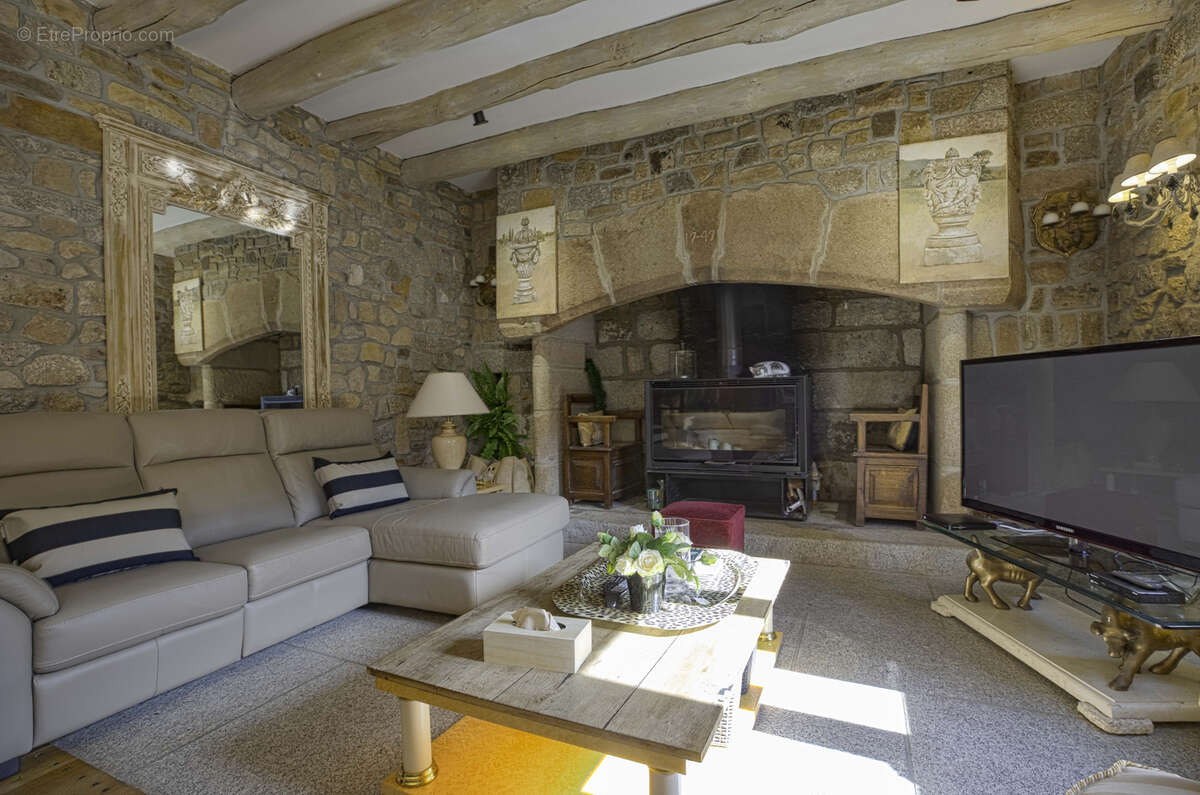 Maison à CHAUDES-AIGUES