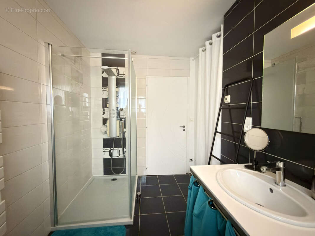 Maison à SAINT-ETIENNE-DU-BOIS