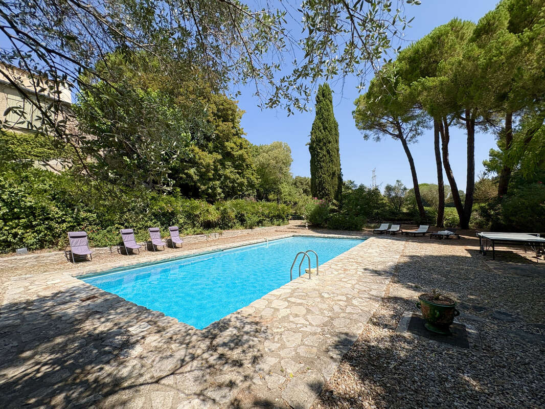 Propriété de caractère d'environ 185m2 sur près de 2 hectares avec piscine, tennis et maison indépendante - photo 22