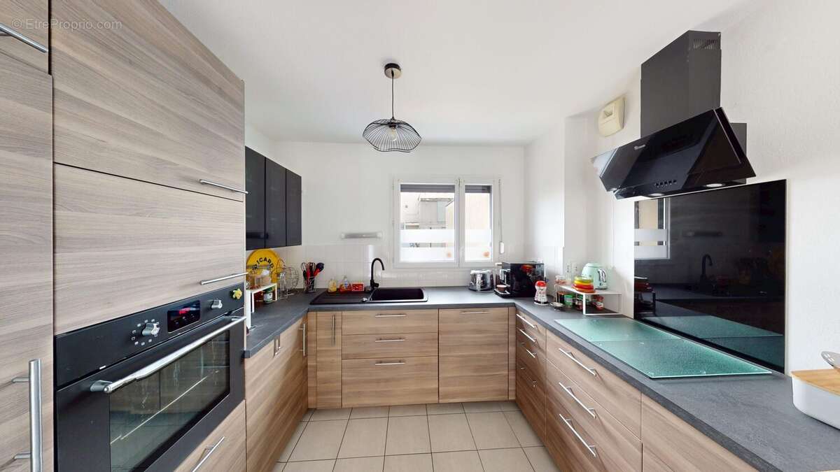 Maison à LA SALVETAT-SAINT-GILLES