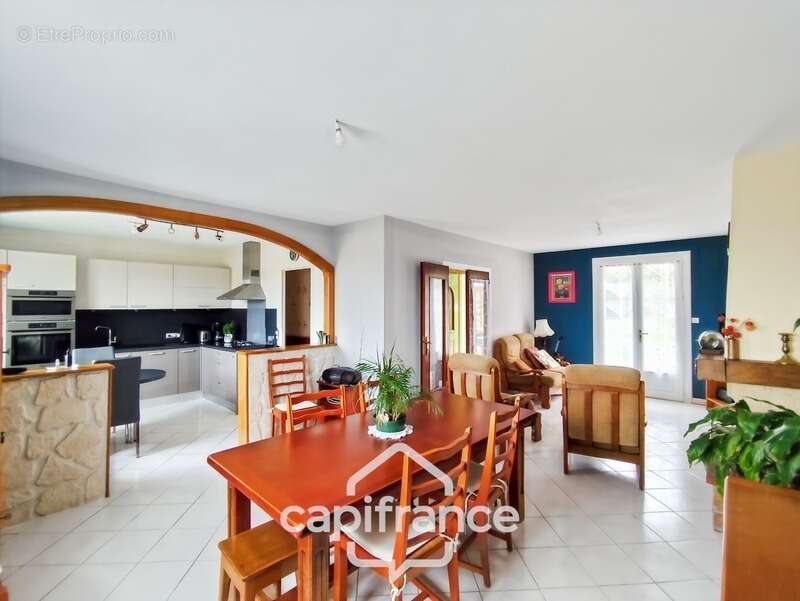 Maison à vendre 5 pièces LA CHAPELLE HUON (72)  -  Terrain 1648 m²  - - photo 6
