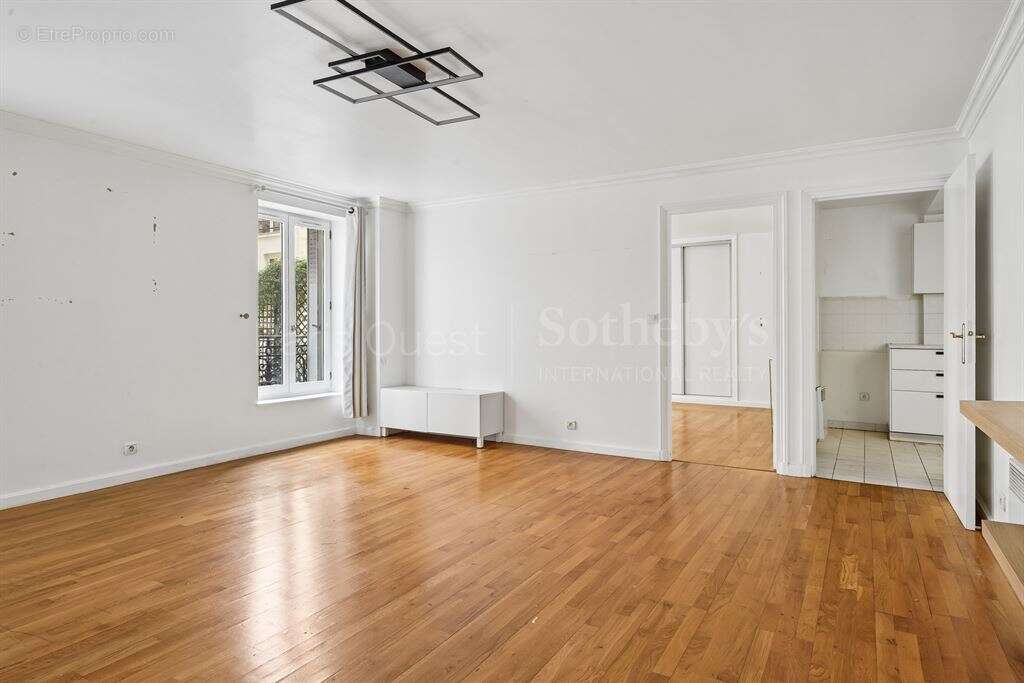 Appartement à PARIS-8E