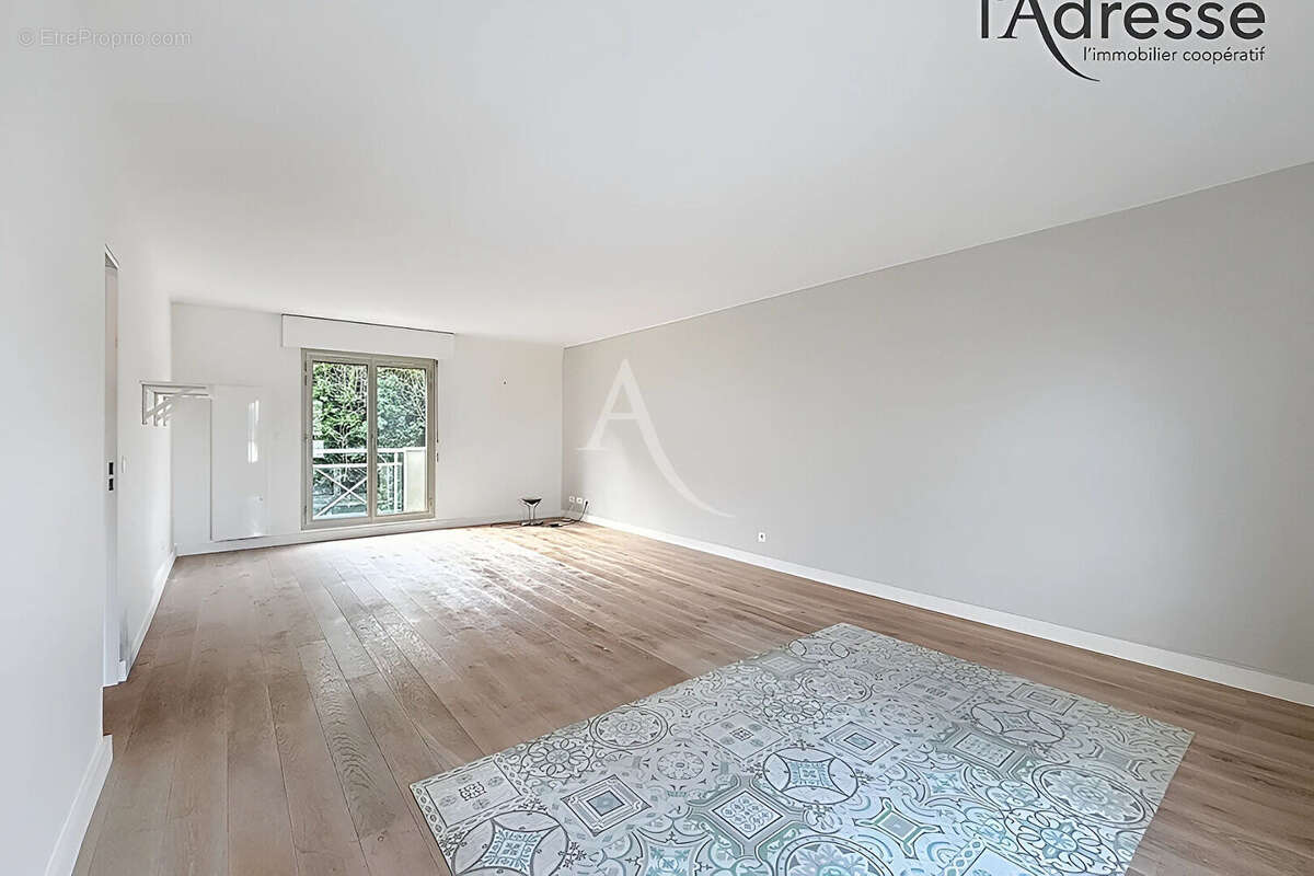 Appartement à SURESNES