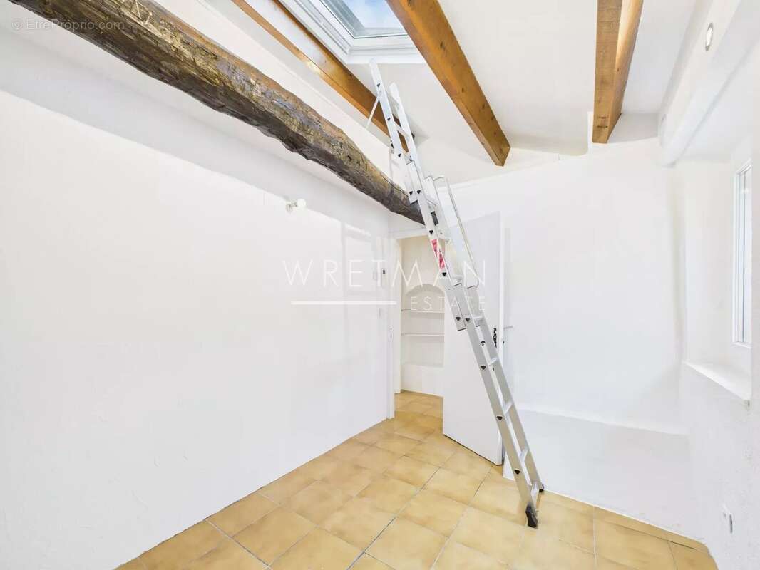 Appartement à AURIBEAU-SUR-SIAGNE