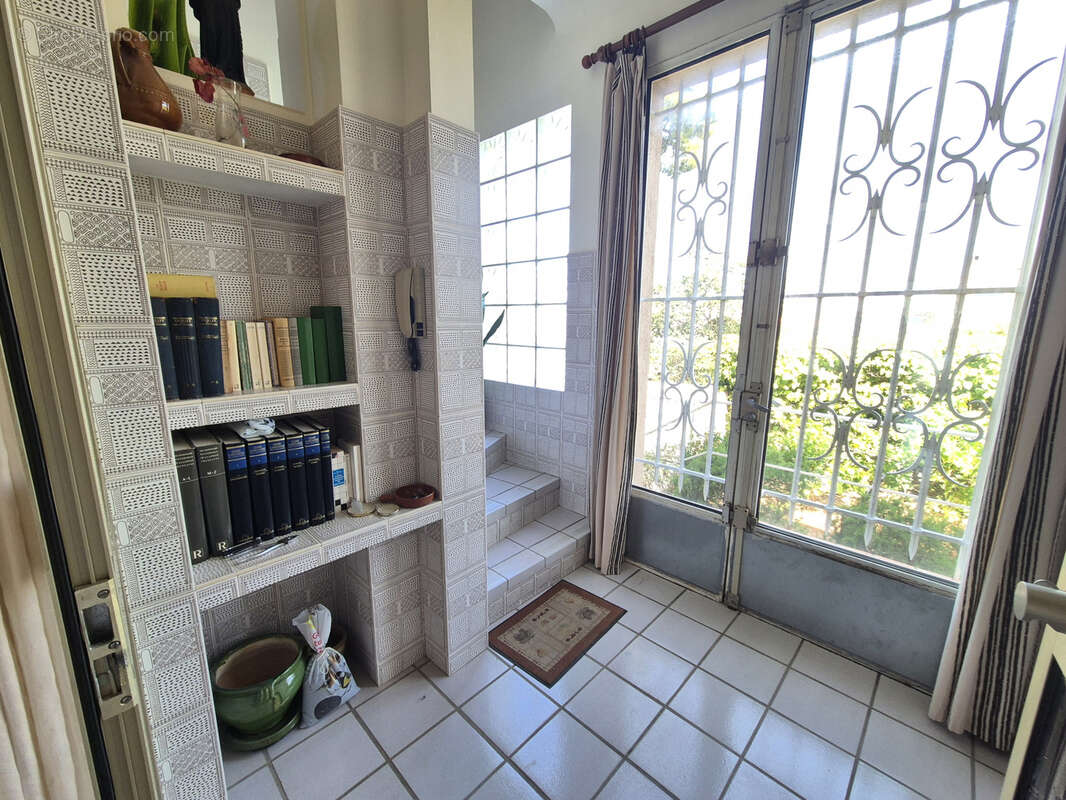 Maison de caractère de 177 m2   Quartier recherché de Costebelle - photo 5