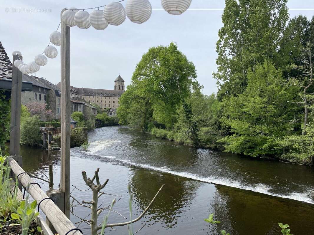 Maison à EYMOUTIERS