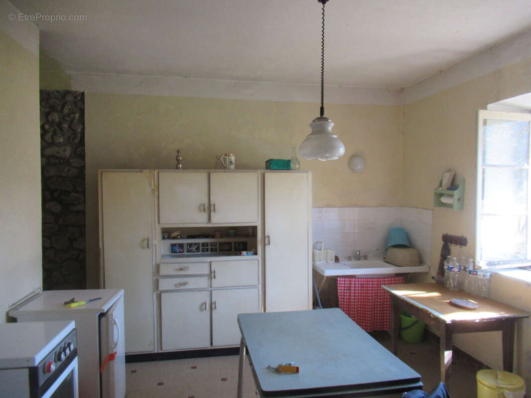 Maison en pierres avec terrain attenant - photo 2