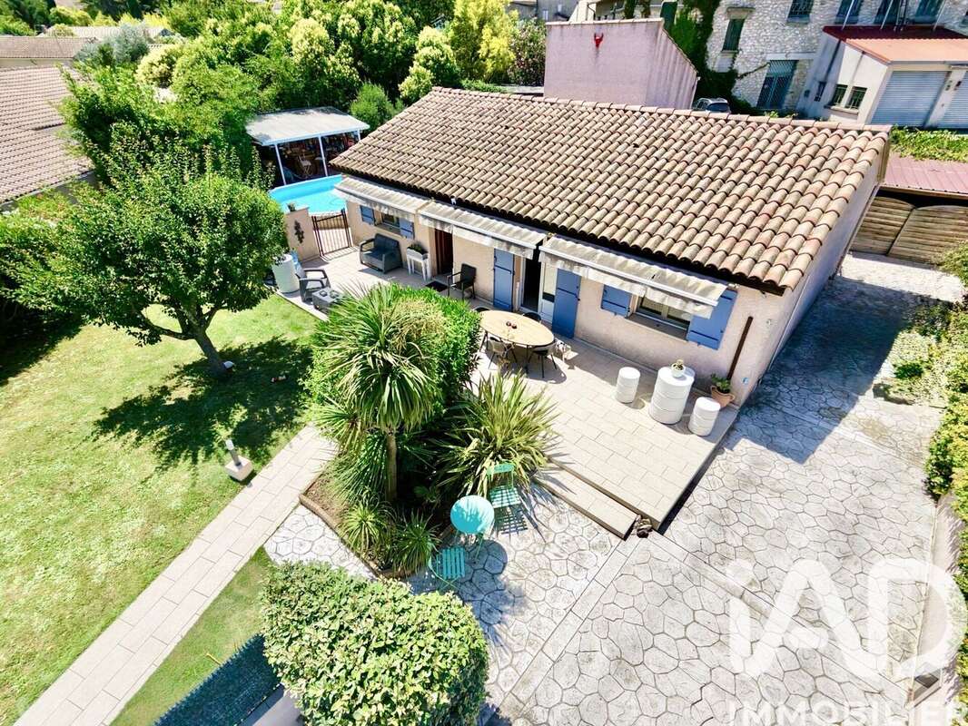 Maison 91 m² à Brignon  - photo 9