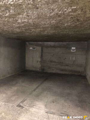 Parking à PARIS-10E