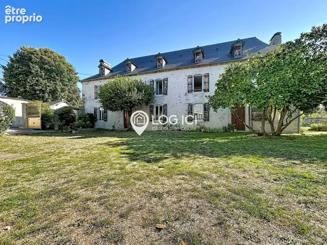 ARROS DE NAY - Véritable enclos béarnais rénové édifié sur un terrain de 3900 m2 - photo 2