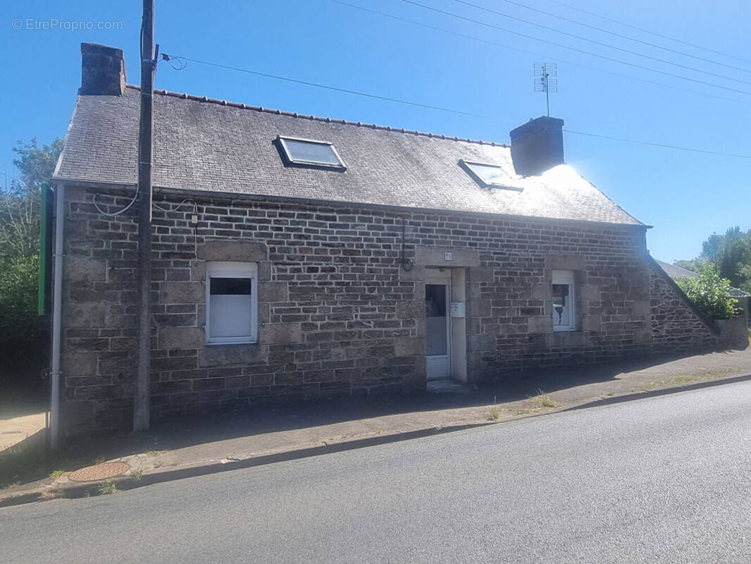 Maison à BELLE-ISLE-EN-TERRE