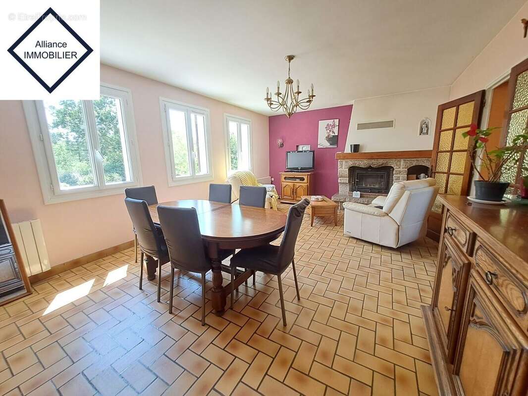 Maison 147 m² à Becherel  - photo 4