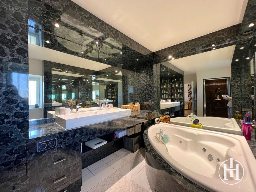 Maison à CHARENTON-DU-CHER