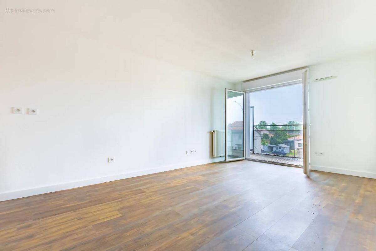 Appartement à SAINT-SEBASTIEN-SUR-LOIRE