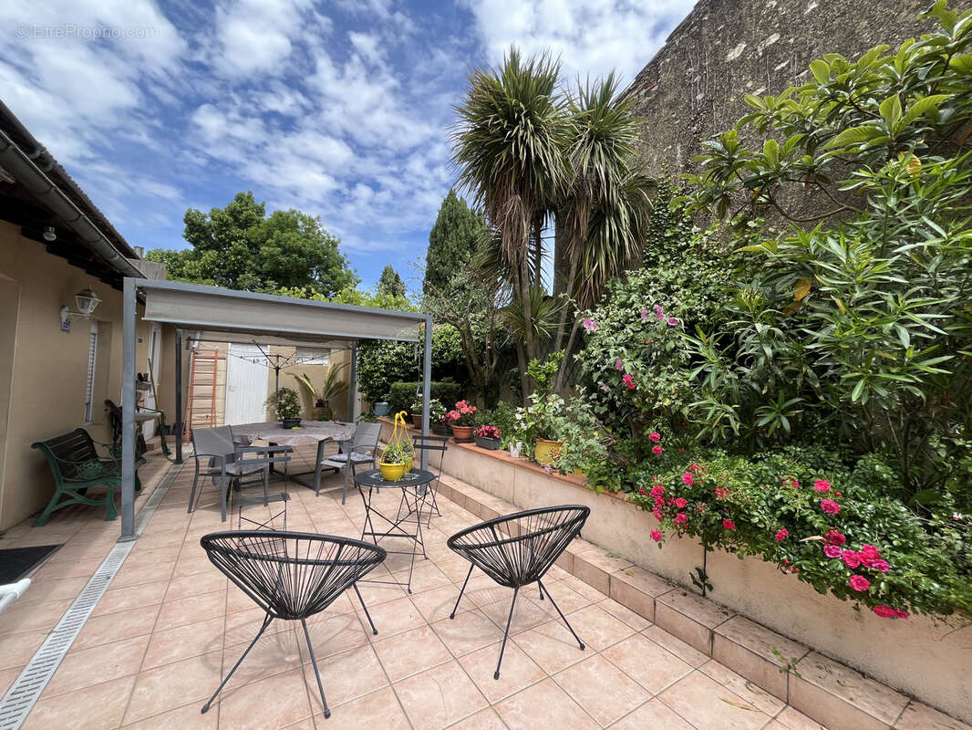 Maison de 153m2 avec extérieur et garage basse ville d'Auch - photo 3