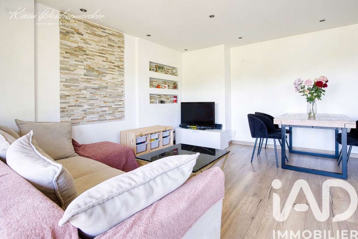 Photo 2 - Appartement à PERON