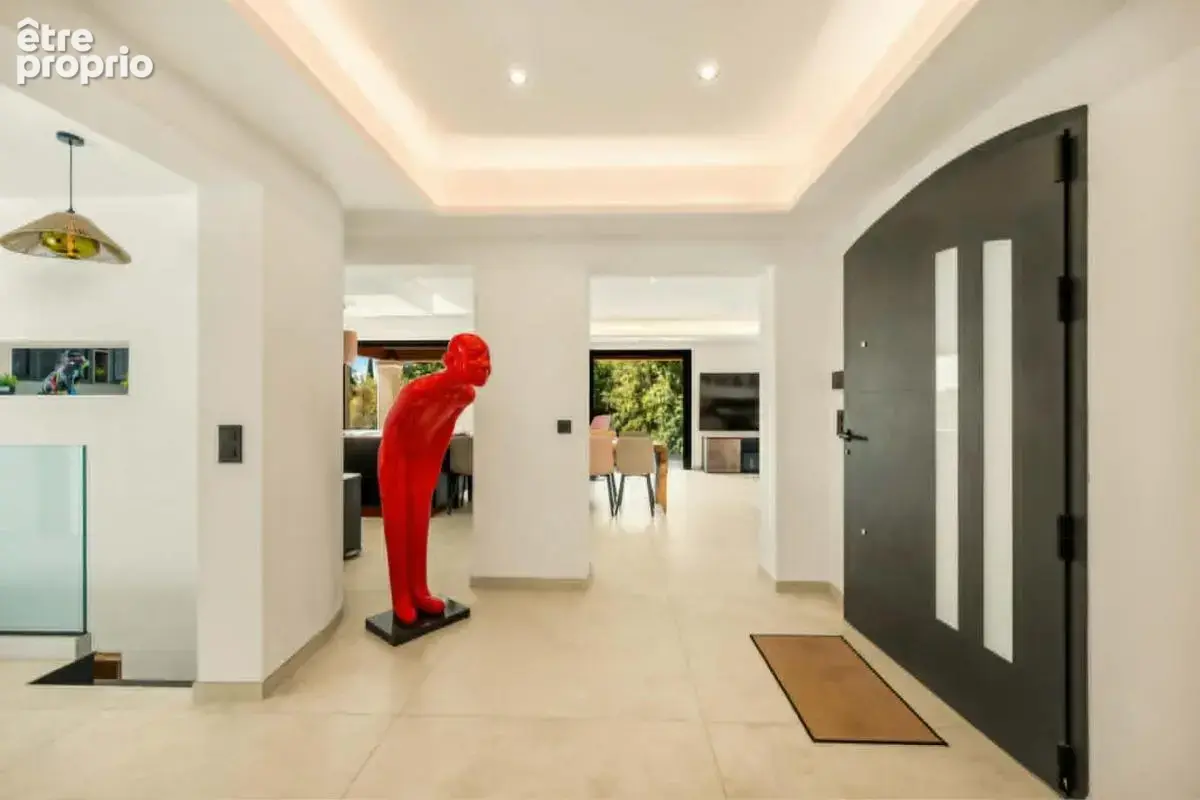 Villa renovee de 300m2 - 06330 roquefort-les-pins - photo 3