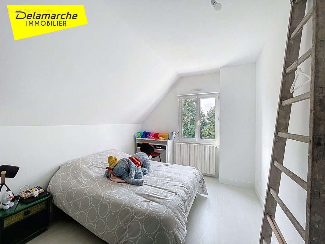 Maison à SAINT-HILAIRE-DU-HARCOUET