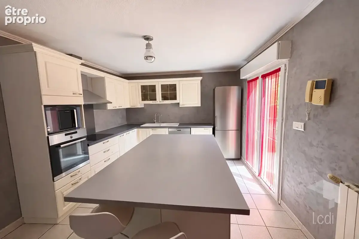 LE TEIL, maison de 160 m2 avec piscine - photo 7