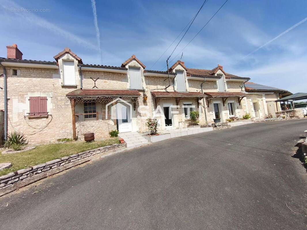 Photo 6 - Maison à NUEIL-SOUS-FAYE