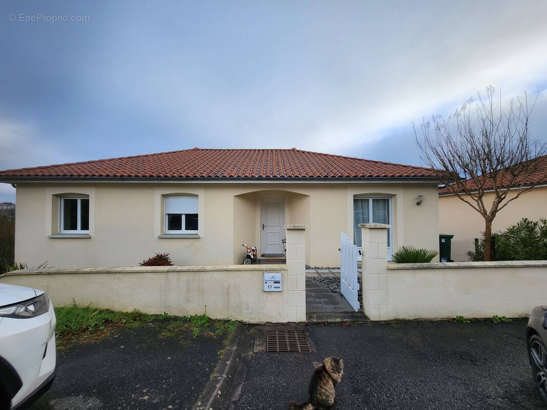 Maison à CONDAT-SUR-VIENNE
