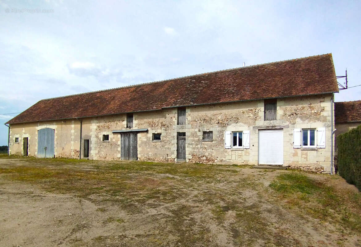 Maison à YZEURES-SUR-CREUSE