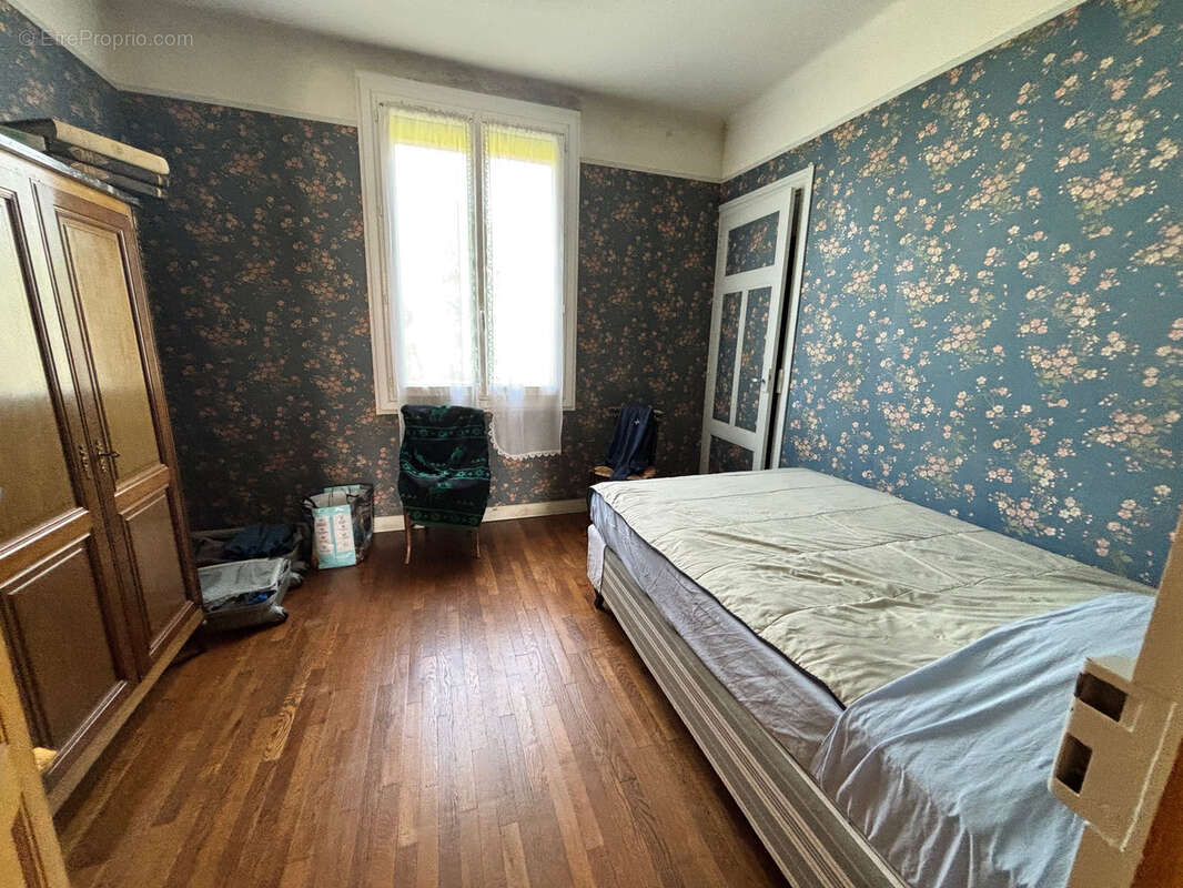 Grande propriété avec deux habitations, piscine et dépendances - photo 12
