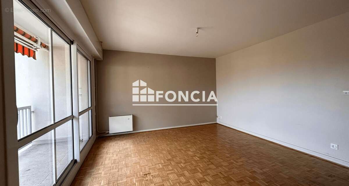 Appartement de type 5 avec garage et cave dans copro sécurisée proche centre ville et Lac Aix les Bains - photo 3