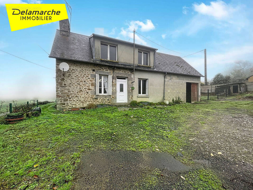 Maison à SAINT-GEORGES-DE-LIVOYE