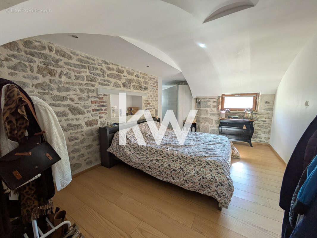 Appartement à ROCHE-LA-MOLIERE