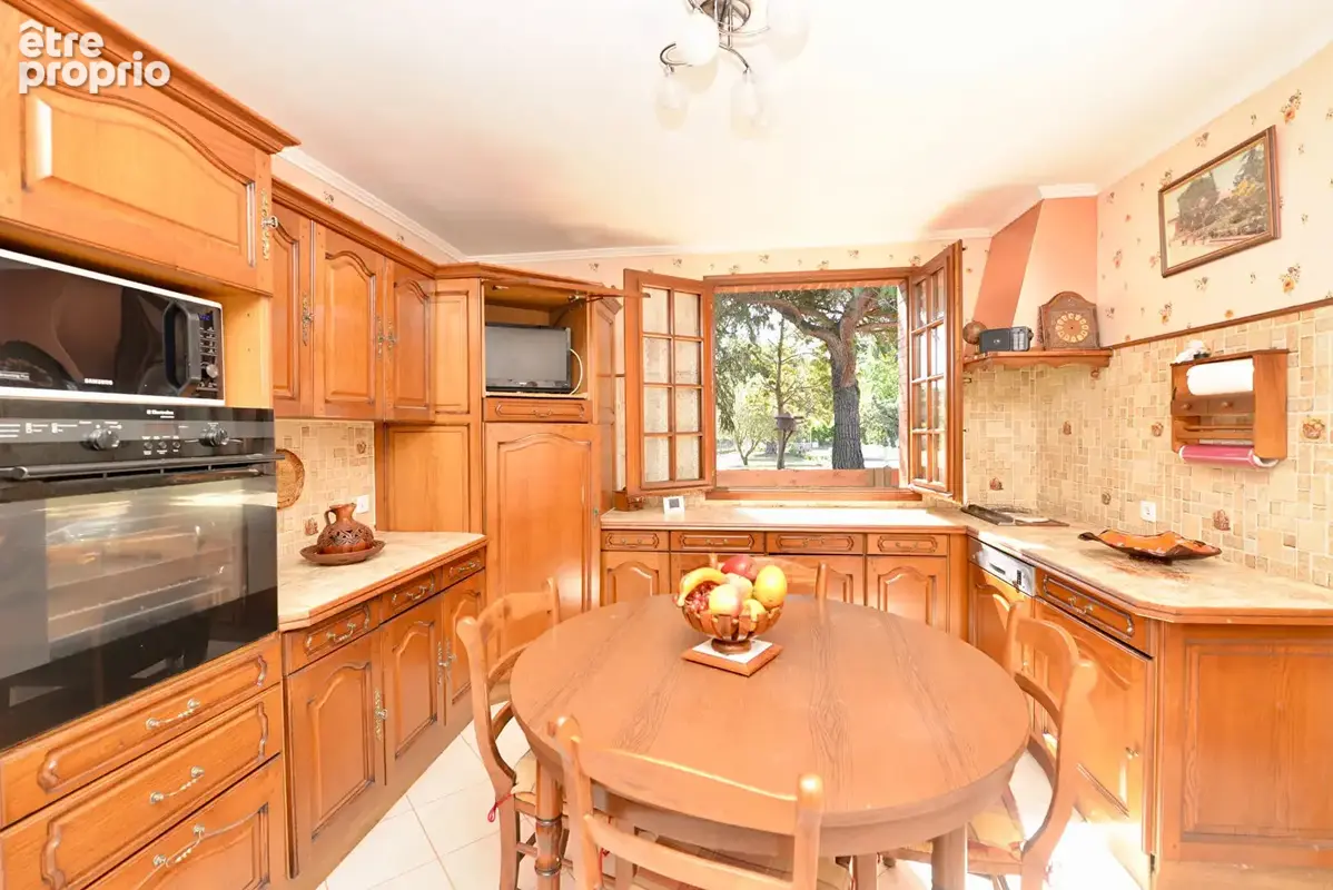 Maison de 5 pièces de 191 m² + dépendance - Croix Daurade - photo 7