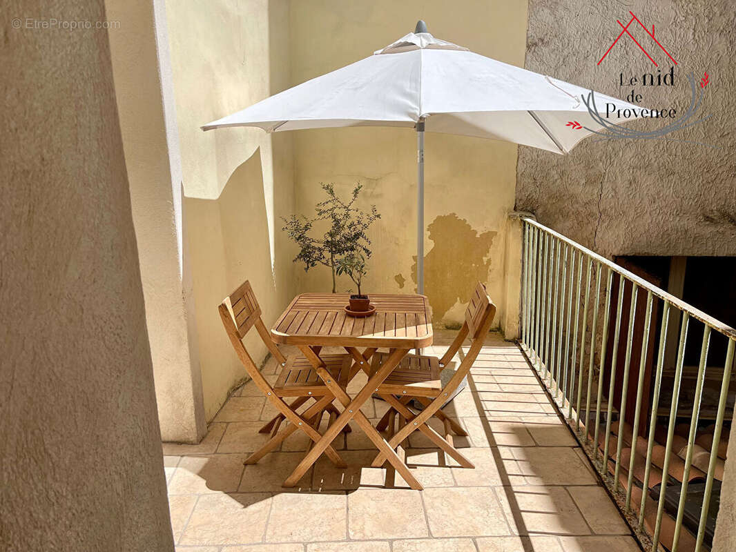 Appartement à PERNES-LES-FONTAINES