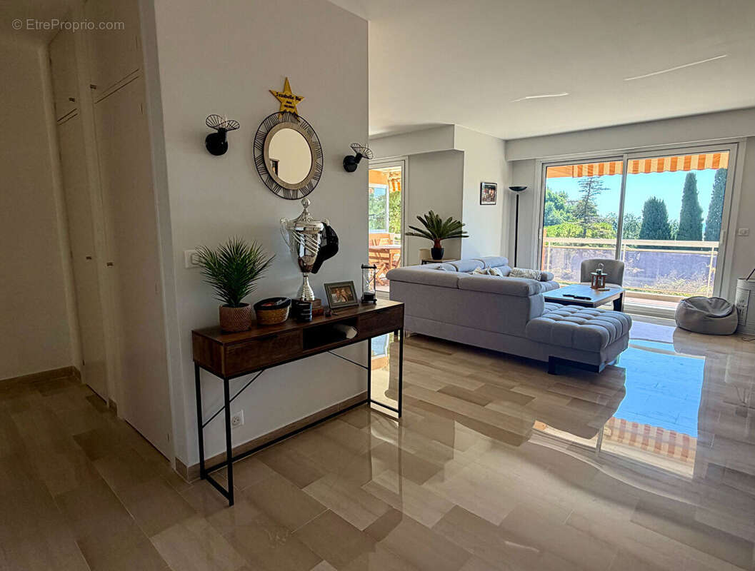 Appartement à VILLENEUVE-LOUBET
