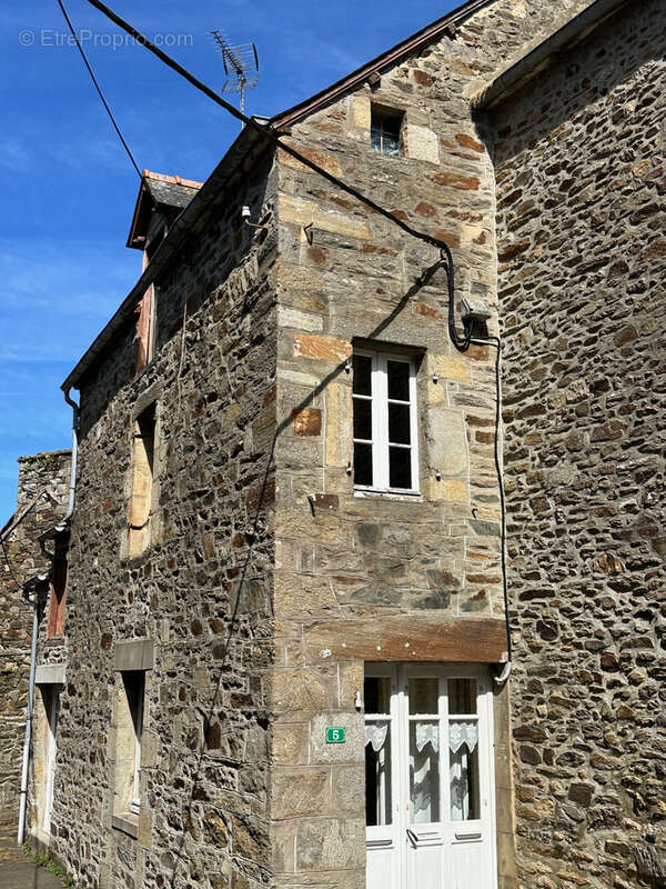 Maison à MATIGNON