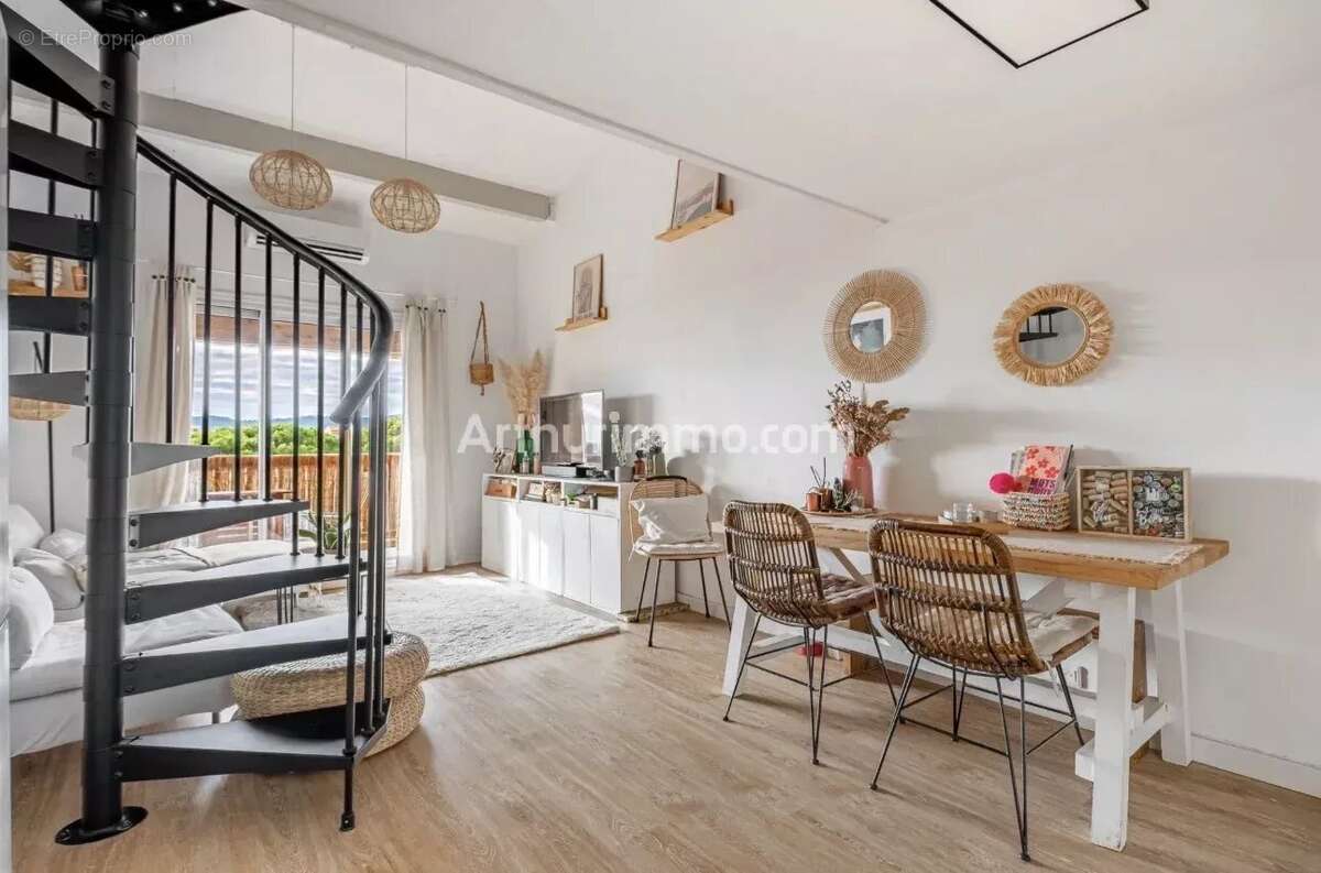 Appartement à FREJUS