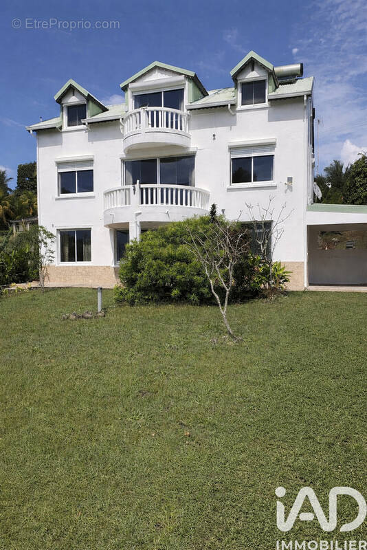 Photo 1 - Maison à PETIT-BOURG