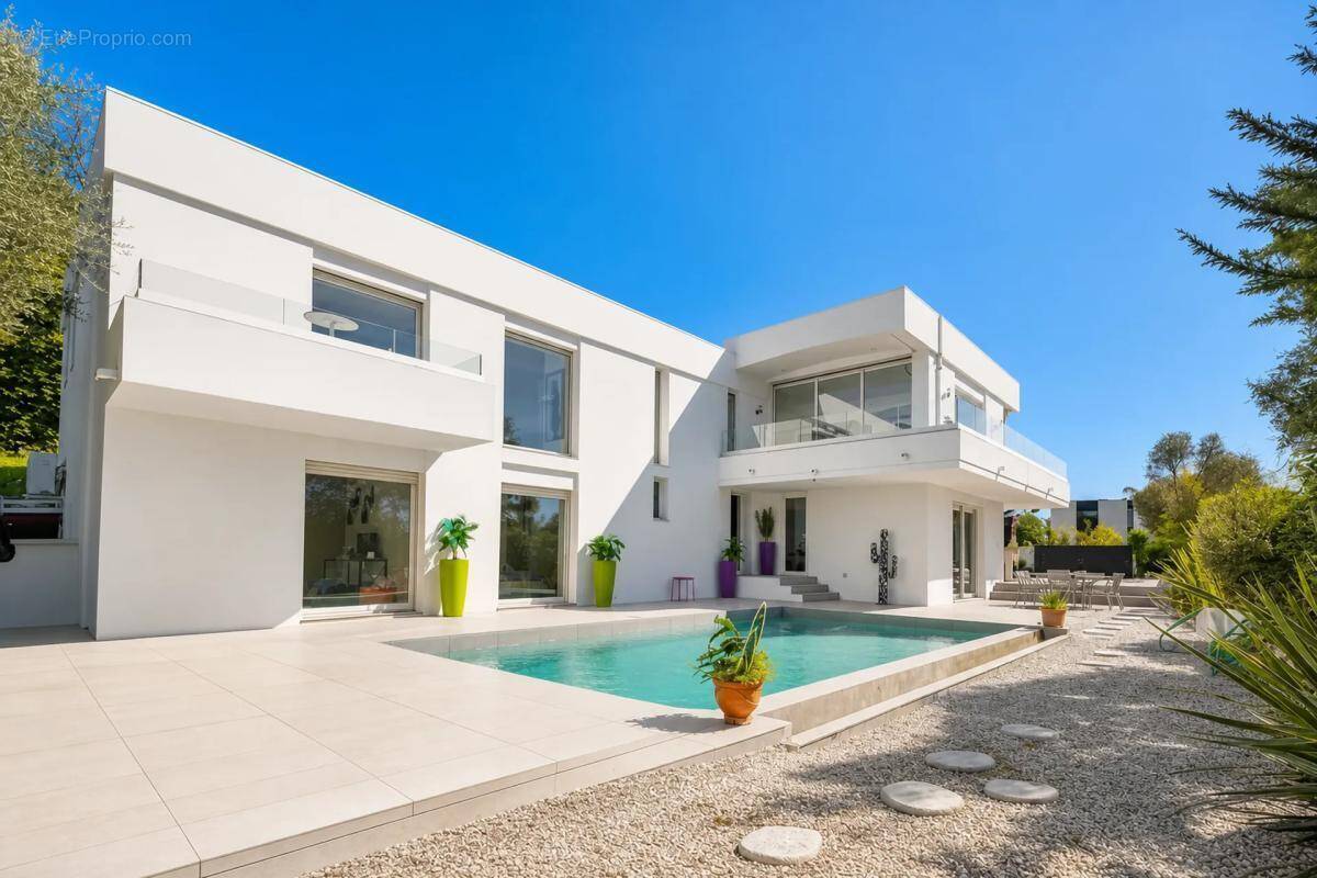 Maison à LE CANNET