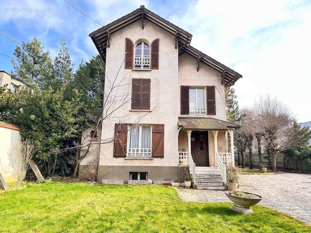 Maison à SAINT-MAUR-DES-FOSSES