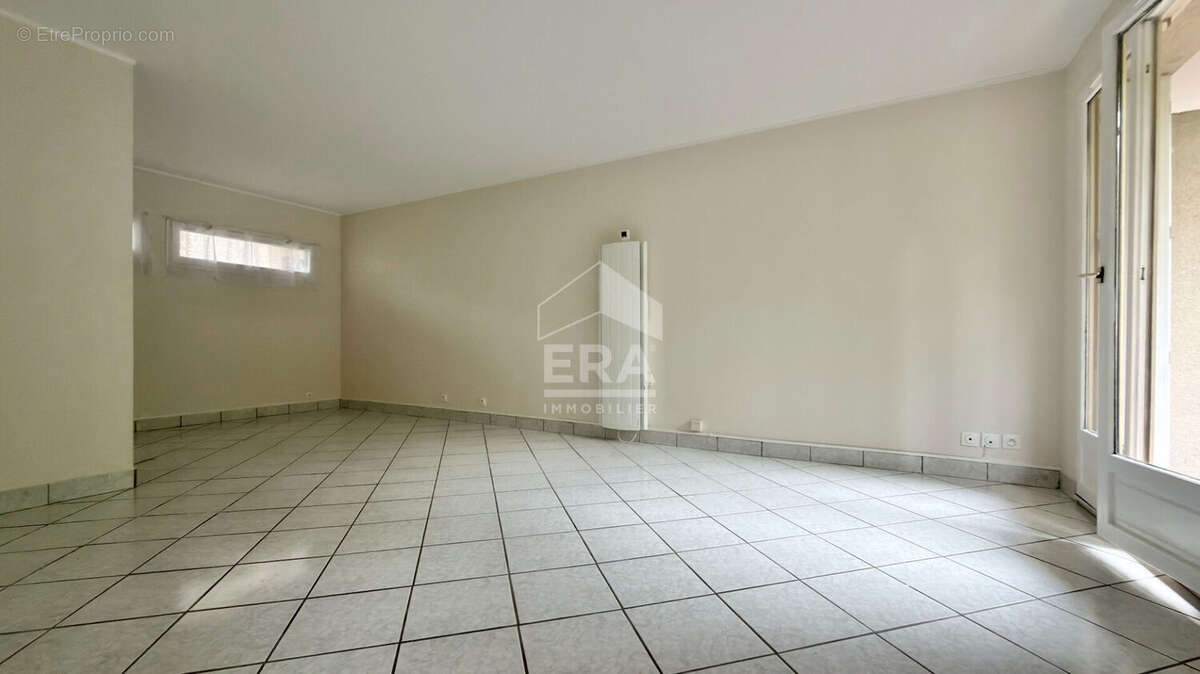 Appartement à CORBEIL-ESSONNES