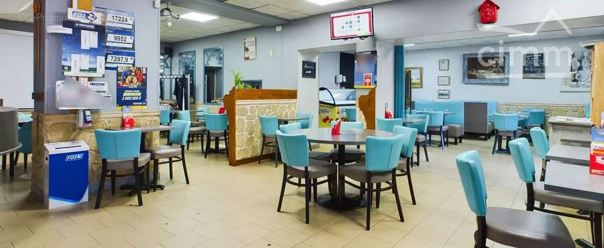 Commerce à LES VANS