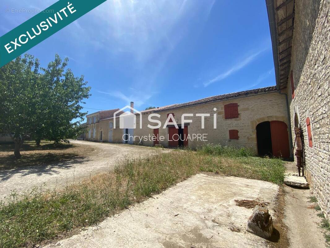 Photo 1 - Maison à ASNIERES-LA-GIRAUD