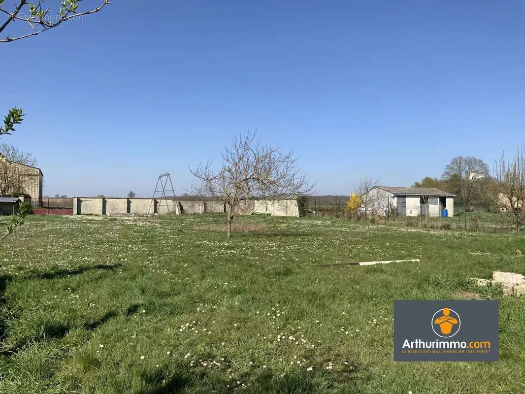 Maison à NEUFCHATEL-SUR-AISNE