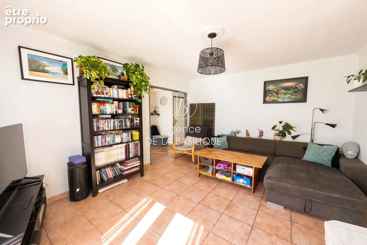 Maison 6 pièces 121 m² à vendre à Saint-Maximin-La-Sainte-Baume (83470) - photo 9