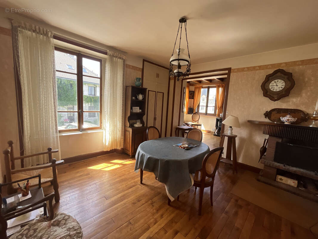 Maison à MARCENAT