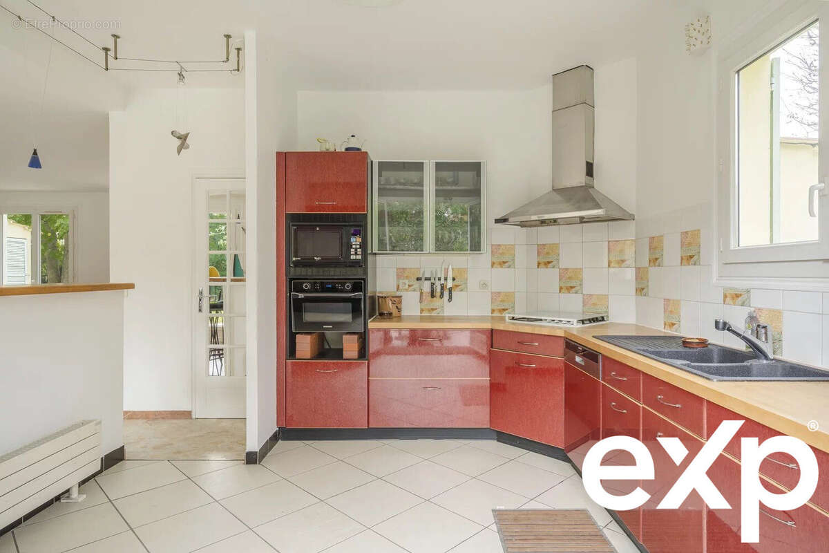 Maison à SAINT-MAUR-DES-FOSSES