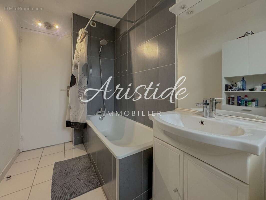 Appartement à SAINT-CYR-SUR-LOIRE