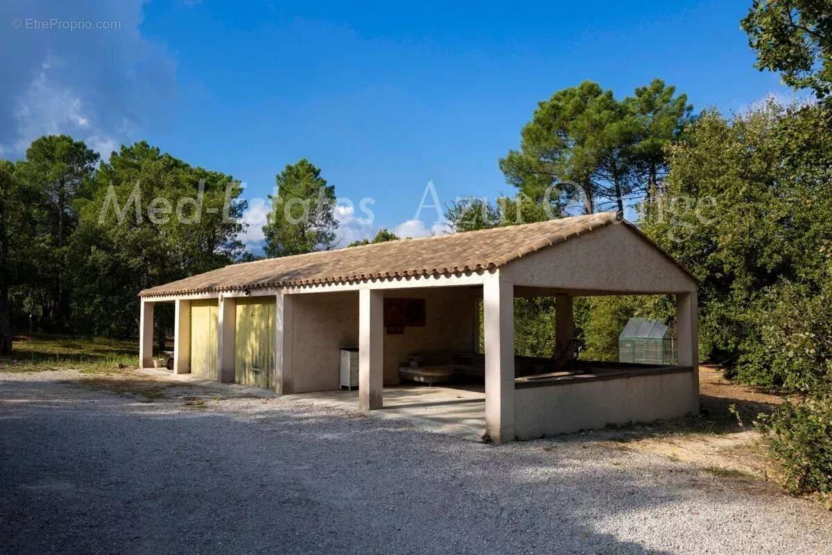 Maison à PLAN-DE-LA-TOUR